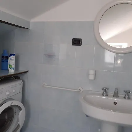 La Mansarda Vicino Al Porto Apartment *