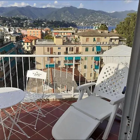 La Mansarda Vicino Al Porto Apartment