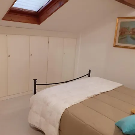 La Mansarda Vicino Al Porto Apartment *