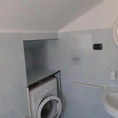 La Mansarda Vicino Al Porto Apartment