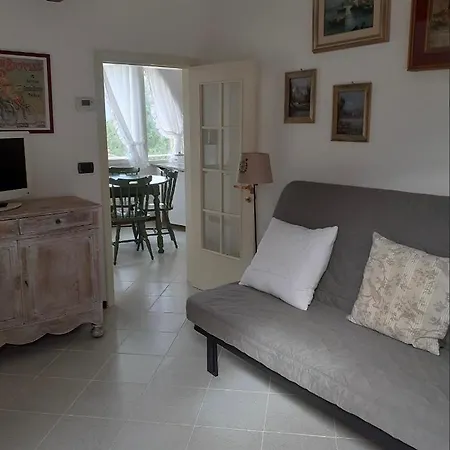 La Mansarda Vicino Al Porto Apartment *